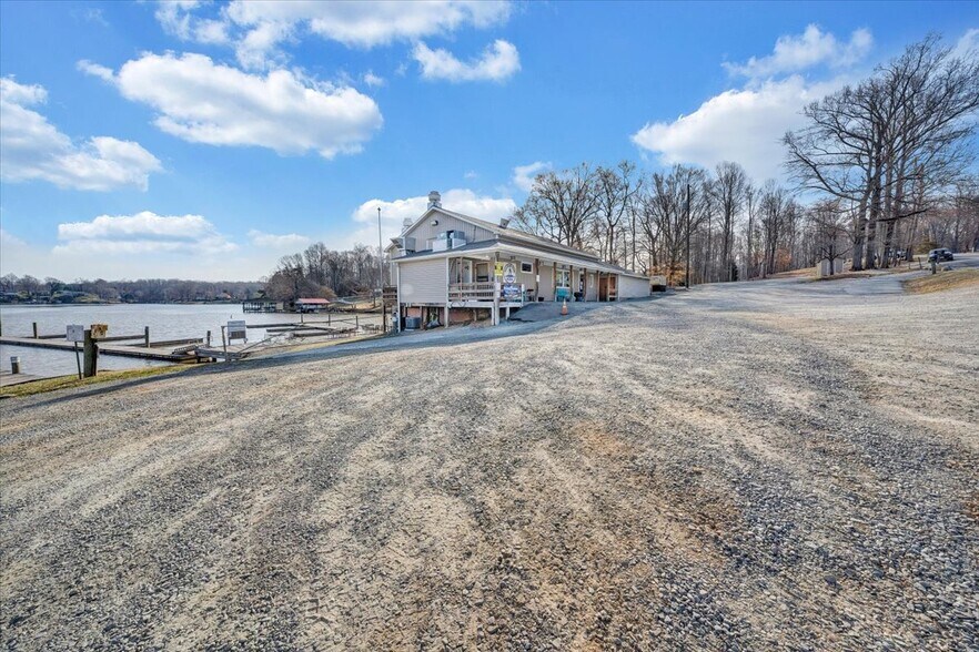 2200 Old Salem School Rd, Union Hall, VA à vendre - Photo du bâtiment - Image 3 de 61