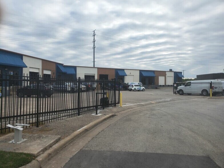 3500 Dime Cir, Austin, TX à louer - Photo principale - Image 1 de 19