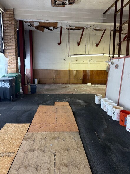 1806 Alcatraz Ave, Berkeley, CA à vendre - Photo du bâtiment - Image 2 de 8