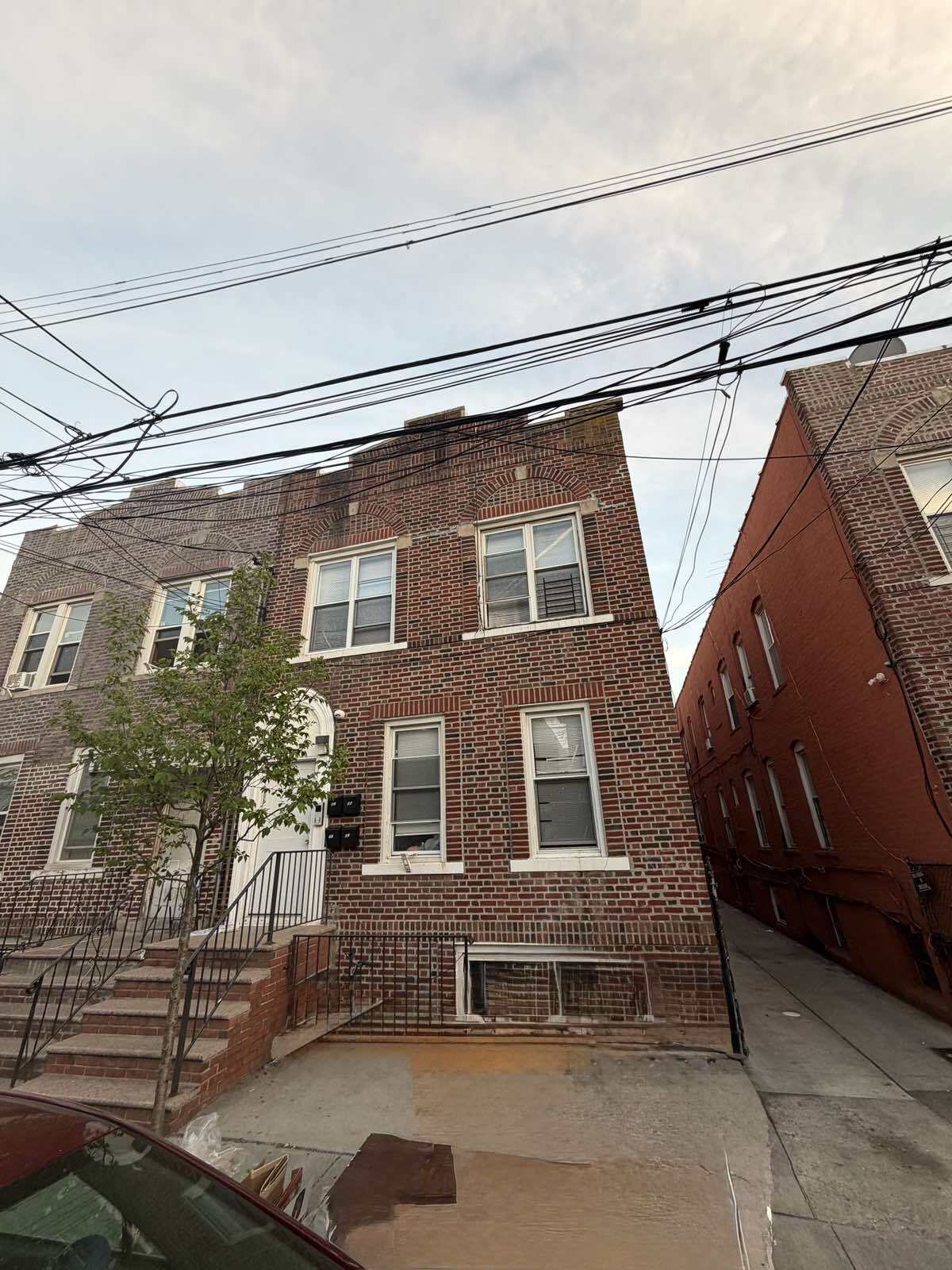 18 Brighton 4th Ter, Brooklyn, NY for sale Primary Photo- Image 1 of 15