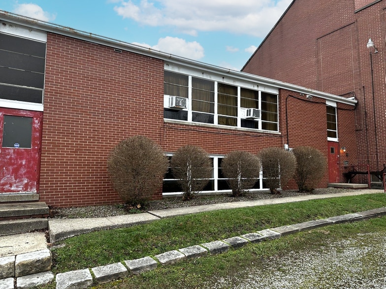 715 S Arch Ave, Alliance, OH à vendre - Photo du bâtiment - Image 1 de 5