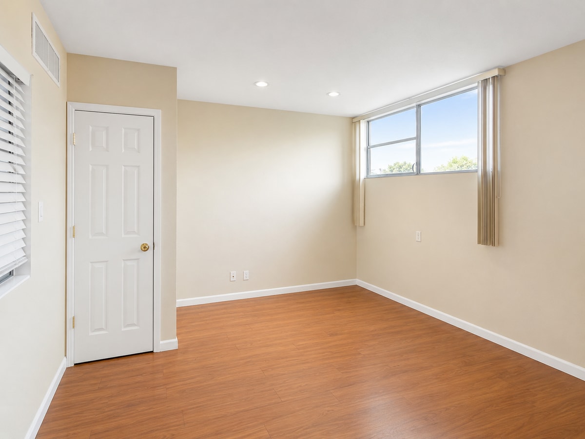 1201 S Highland Ave, Clearwater, FL 33756 - Unité 6 -  - Photo intérieure - Image 1 of 5