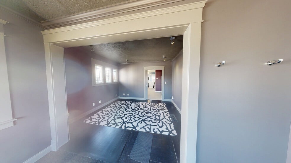 611 S Capitol Ave, Lansing, MI for lease - Interior Photo - Image 2 of 9