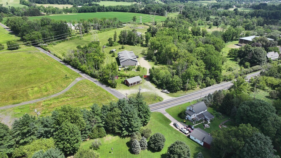 3001 Moyer Rd, Hellertown, PA à louer - Photo du bâtiment - Image 3 de 15