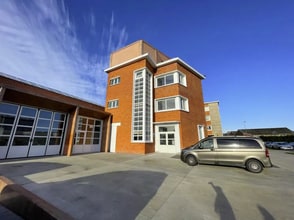 Industrial in Ivry-sur-Seine for lease Building Photo- Image 2 of 6