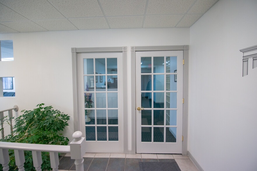 6 Morgan, Valparaiso, IN for lease - Interior Photo - Image 2 of 22