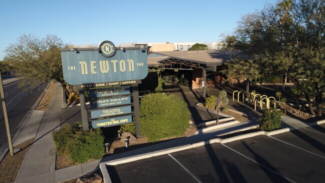 Plus de détails pour 300 W Camelback Rd, Phoenix, AZ - Commerce de détail à vendre