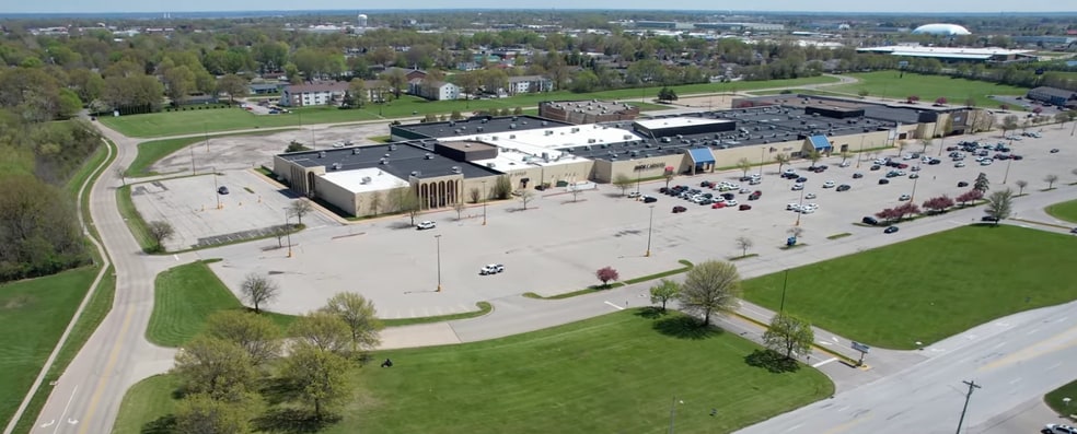 550 S Gear Ave, West Burlington, IA for sale - Building Photo - Image 1 of 16