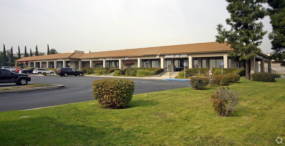 1213-1235 W Foothill Blvd, Upland, CA for lease - Building Photo - Image 2 of 4