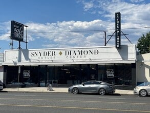 2309-2313 W Victory Blvd, Burbank, CA for lease Building Photo- Image 1 of 16