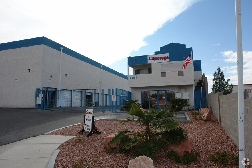 7151 E Lake Mead Blvd, Las Vegas, NV for sale - Building Photo - Image 3 of 8