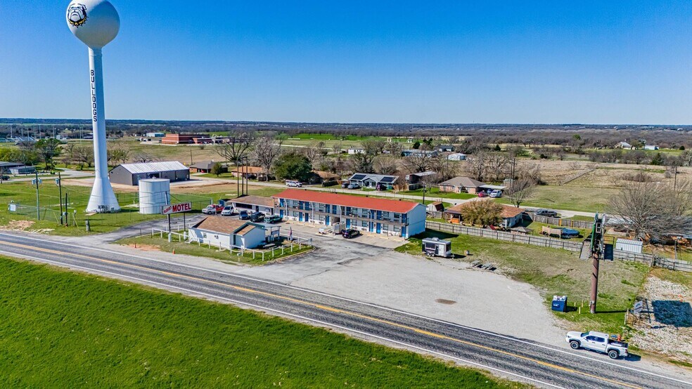 1157 W Bypass 287, Alvord, TX à louer - Photo du bâtiment - Image 3 de 3