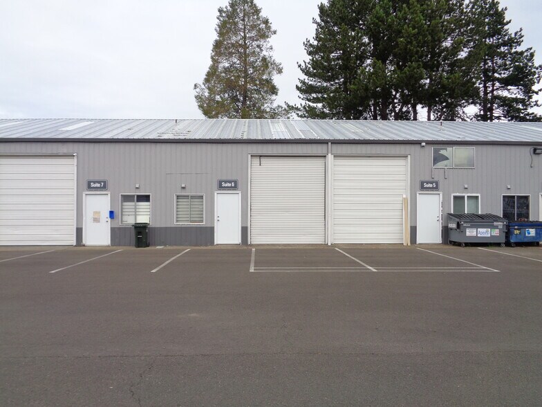 1120 Bailey Hill Rd, Eugene, OR à louer - Photo du bâtiment - Image 3 de 9