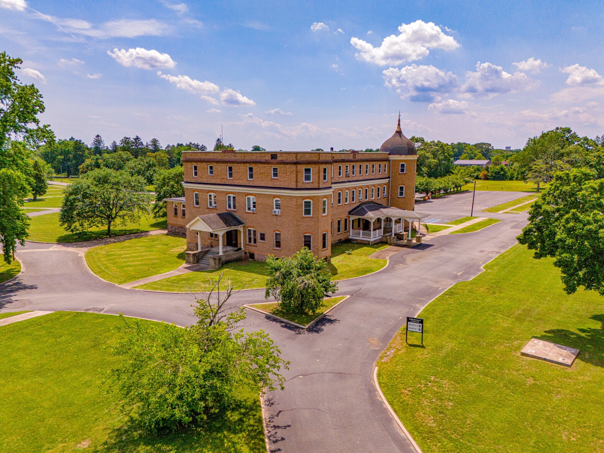 1667 E Landis Ave, Vineland, NJ à vendre Photo principale- Image 1 de 8