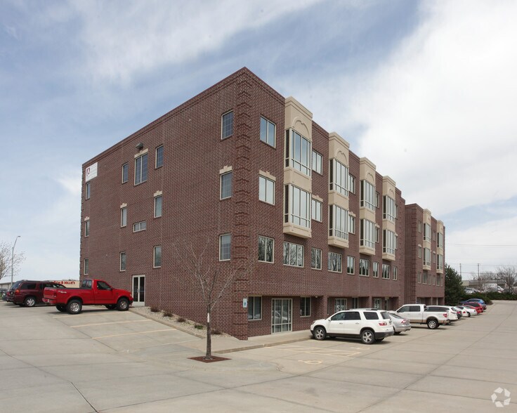 8101 O St, Lincoln, NE à louer - Photo du bâtiment - Image 2 de 2