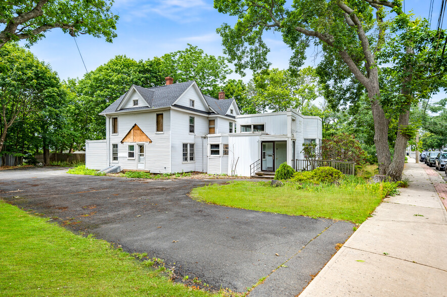 57 Mill Rd, Westhampton Beach, NY à vendre - Photo du bâtiment - Image 1 de 1