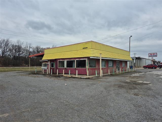 325 Chouteau Ave, Chouteau, OK for sale Primary Photo- Image 1 of 4