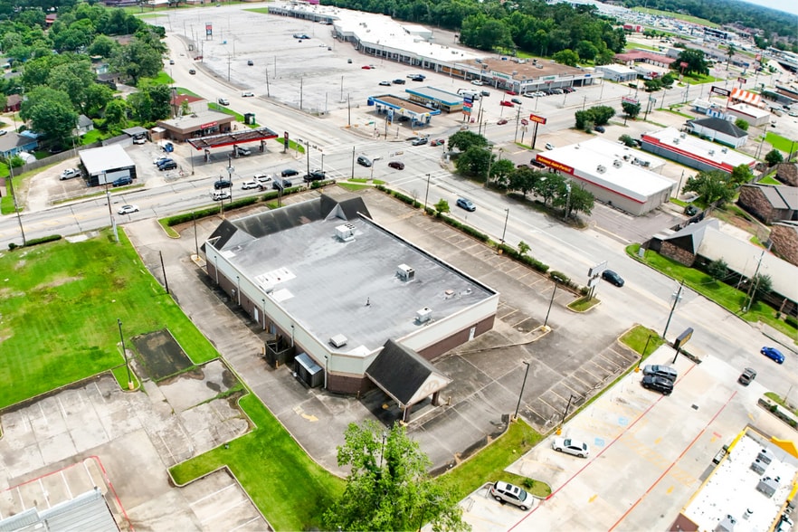 3990 E Lucas Dr, Beaumont, TX for lease - Building Photo - Image 2 of 3