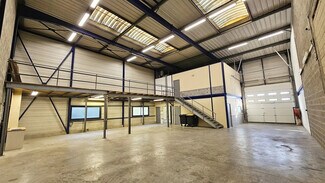 Plus de détails pour Local d'activités à louer