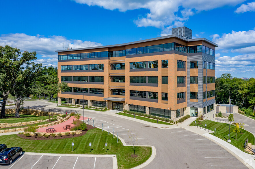 2921 Landmark Pl, Madison, WI for lease - Building Photo - Image 1 of 11