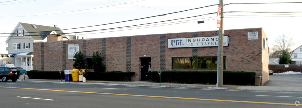 112 Merrick Rd, Lynbrook, NY for lease - Building Photo - Image 2 of 20