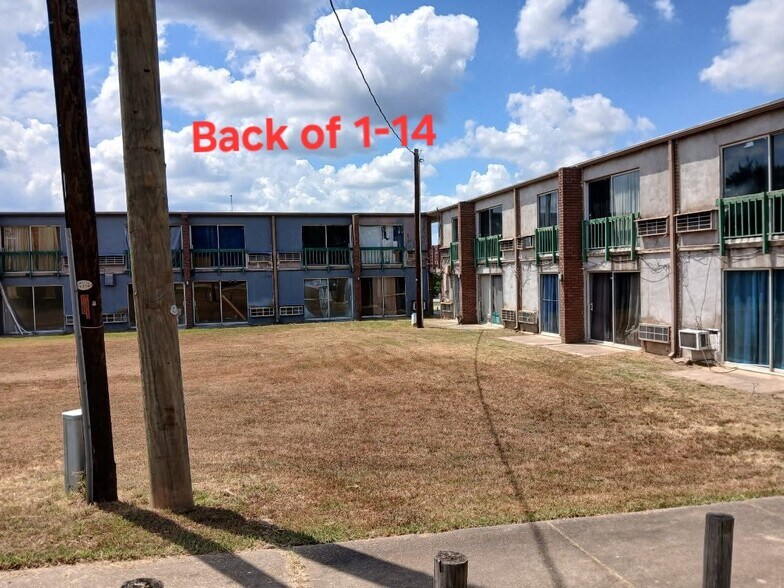 404 W L Doc Dodson, Naples, TX à vendre - Photo du bâtiment - Image 2 de 4