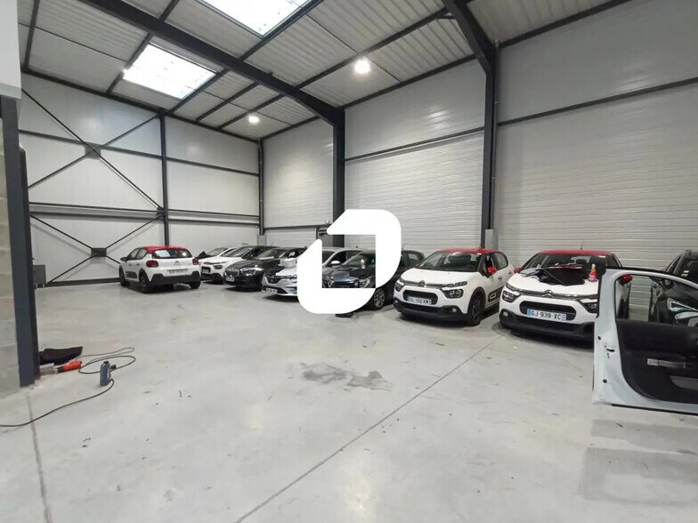 Bureau dans Chassieu à louer - Photo du bâtiment - Image 3 de 82