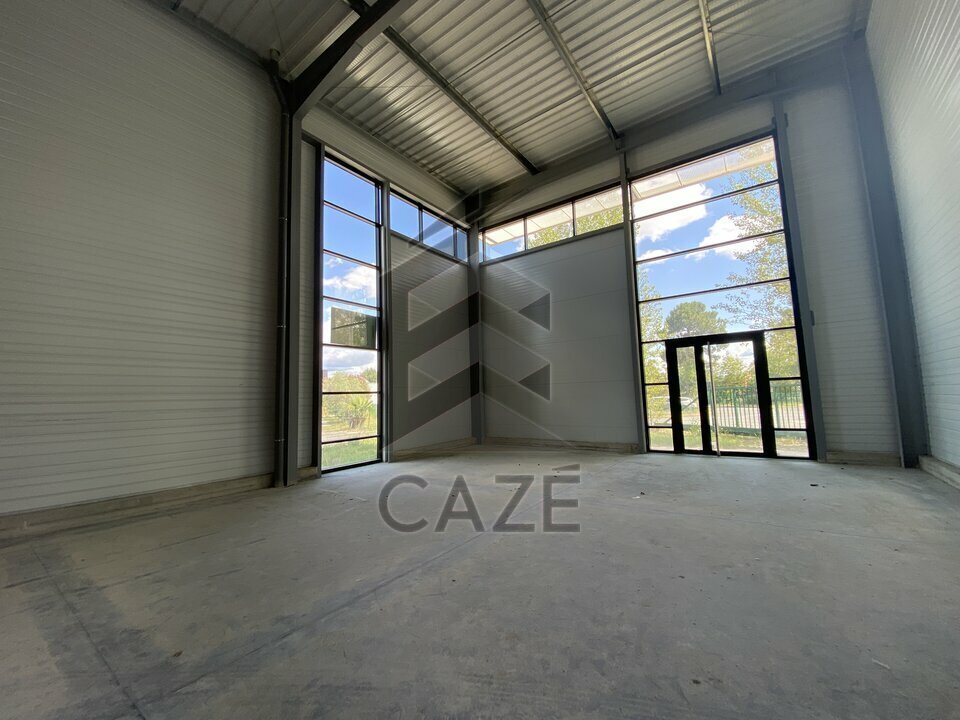 Flex in Canéjan for lease Interior Photo- Image 1 of 9