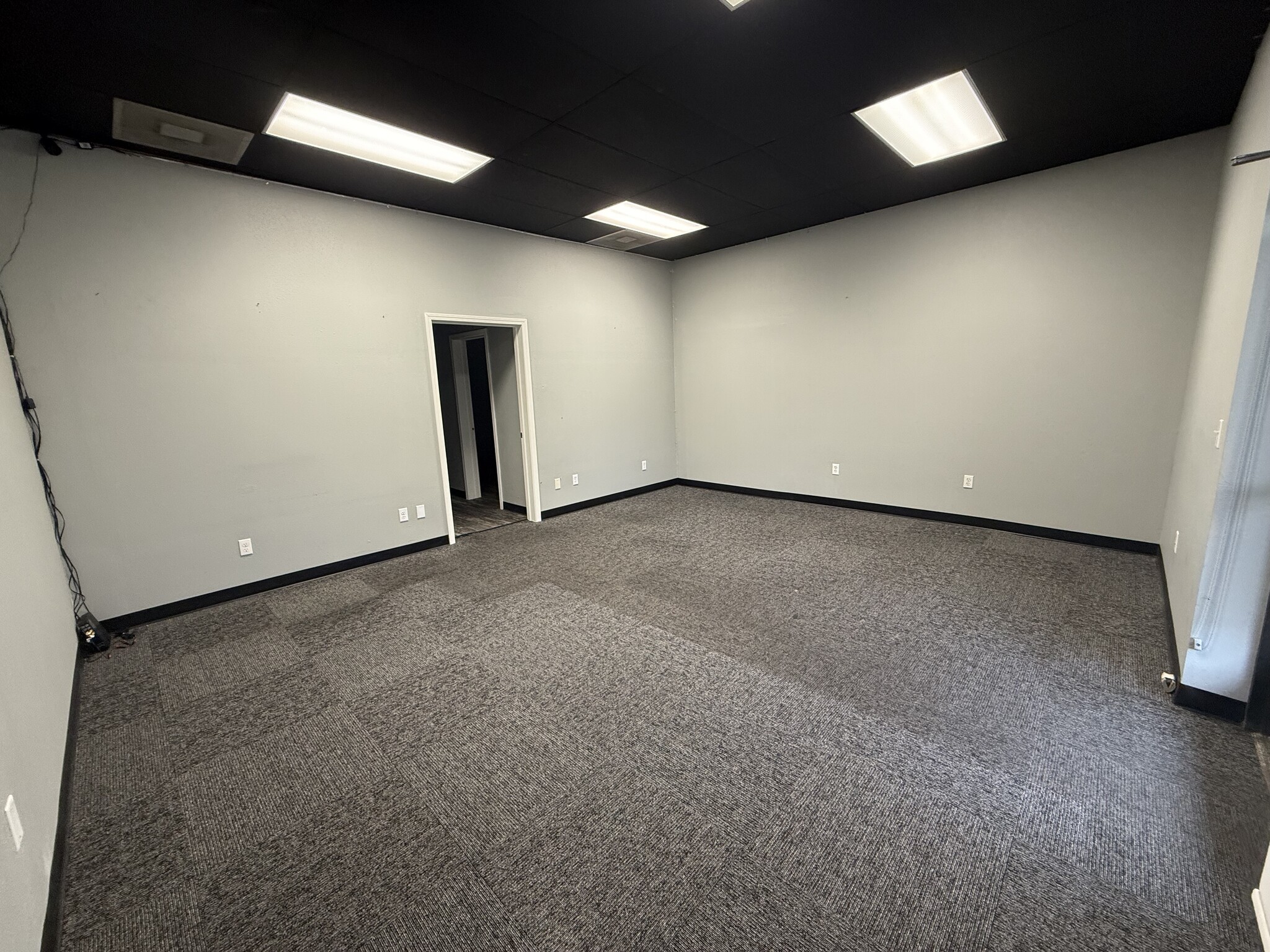 1075-1099 Chambers St, Eugene, OR for lease Interior Photo- Image 1 of 5