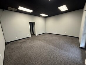 1075-1099 Chambers St, Eugene, OR for lease Interior Photo- Image 1 of 5