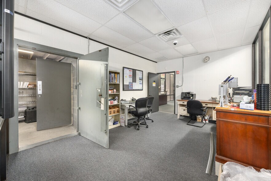 100 Hilbig Rd, Conroe, TX à louer - Photo intérieure - Image 3 de 9