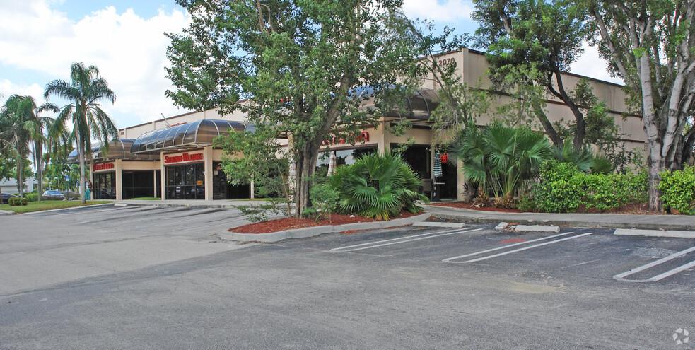 2020-2070 N University Dr, Coral Springs, FL for lease - Building Photo - Image 2 of 2