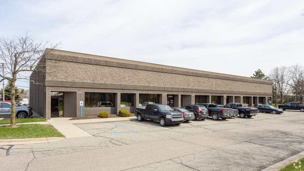 50200-50210 Dennis Industrial Ct, Wixom, MI for lease - Building Photo - Image 2 of 6