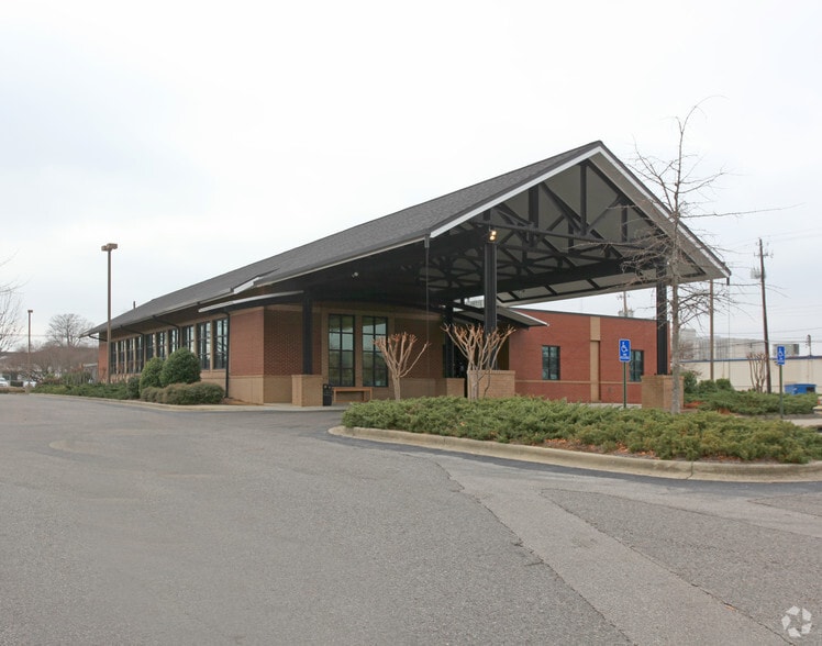 633 Lomb Ave SW, Birmingham, AL for lease - Primary Photo - Image 1 of 6
