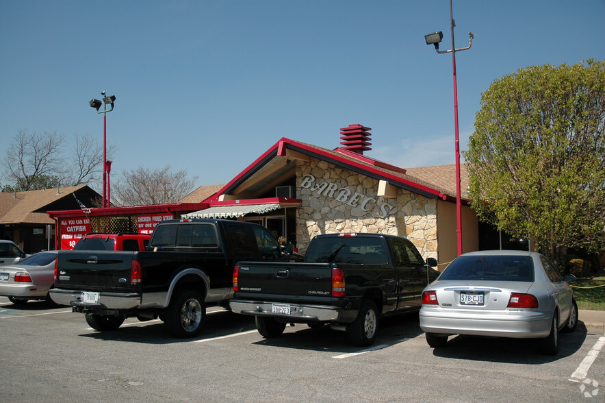 8949 Garland Rd, Dallas, TX for lease - Building Photo - Image 3 of 3