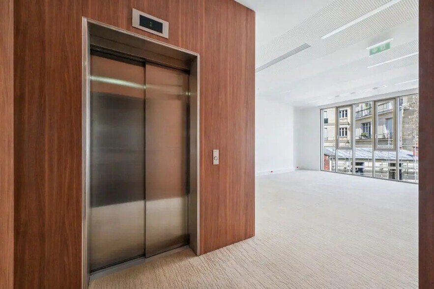 60 Rue Jouffroy D'Abbans, Paris à louer - Photo du bâtiment - Image 2 de 12