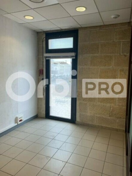 Retail in Saint Andre De Cubzac for sale - Interior Photo - Image 2 of 8