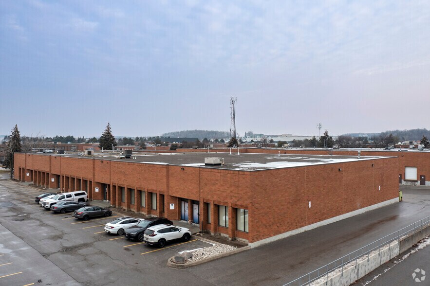 131 Citation Dr, Vaughan, ON à vendre - Photo du bâtiment - Image 2 de 4