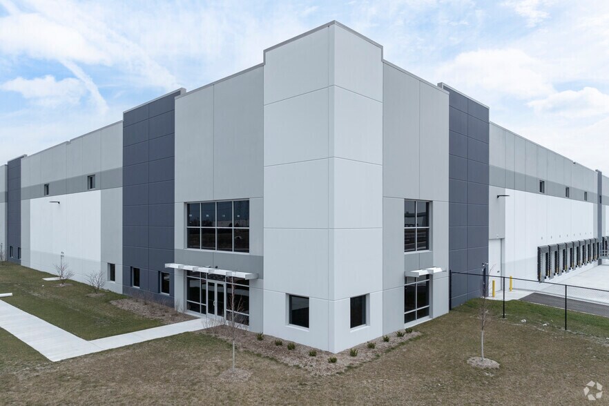 9130 W 55th St, McCook, IL à louer - Photo du bâtiment - Image 2 de 8