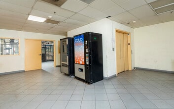 425 N Varney St, Burbank, CA à louer Photo intérieure- Image 1 de 4