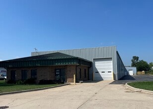 1180 Atlantic Dr, West Chicago, IL for lease Building Photo- Image 2 of 7