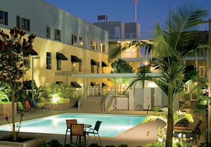 110 S Harbor Blvd, Anaheim, CA à louer - Autre - Image 3 de 21