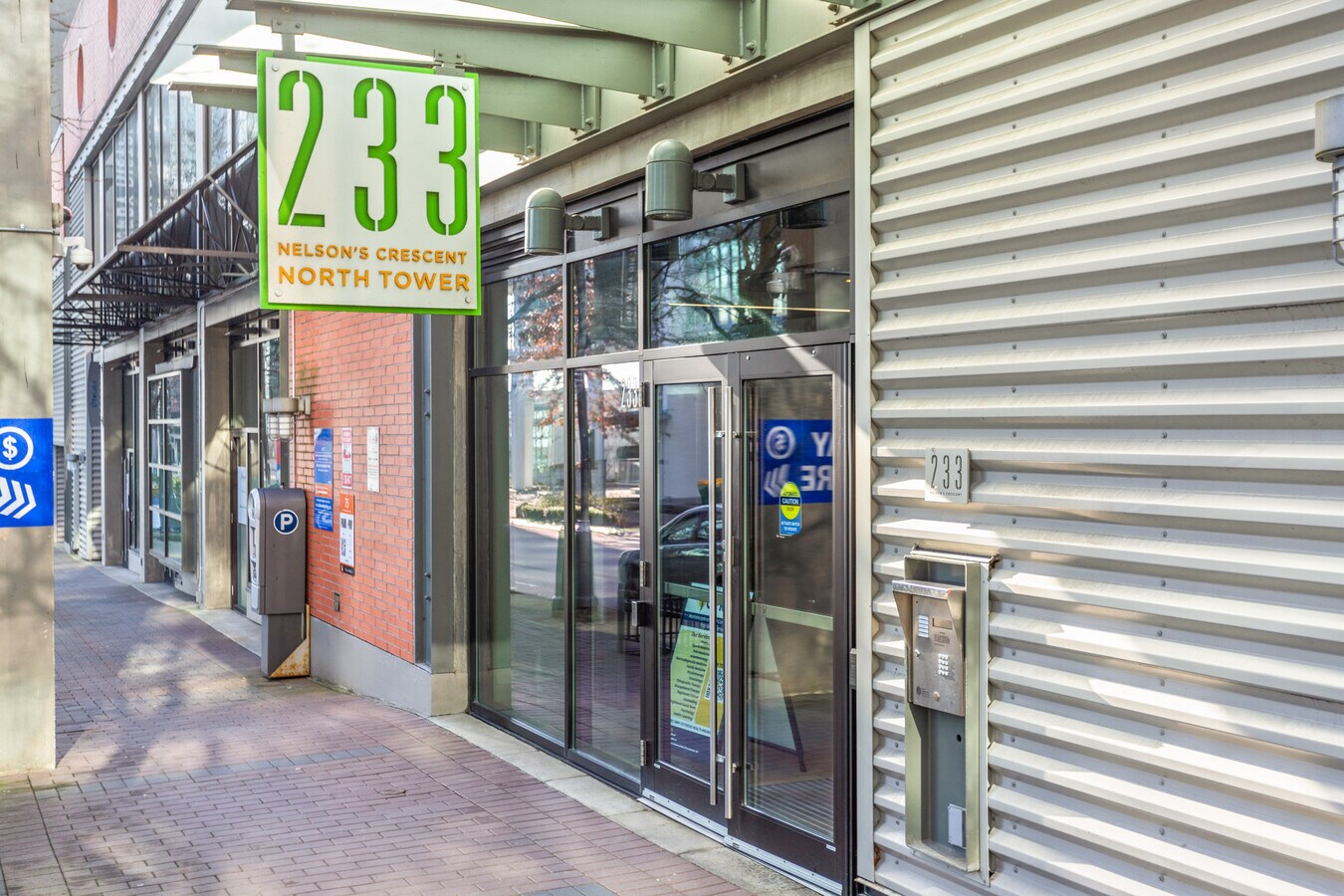 233 Nelson's Cres, New Westminster, BC V3L 0E3 - Unité 502-504 -  - Photo intérieure - Image 1 of 13