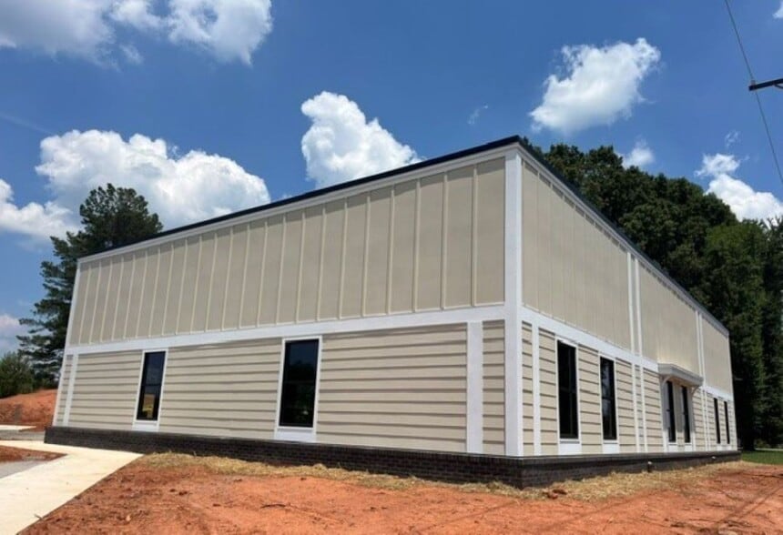1605 N NC 16 Hwy, Conover, NC for sale - Building Photo - Image 3 of 8