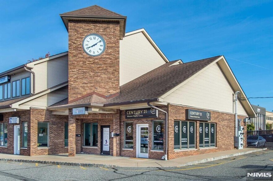 435 Hollywood Ave, Fairfield, NJ à louer - Photo du bâtiment - Image 1 de 2