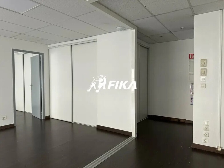 Office in Toulouse for lease - Interior Photo - Image 3 of 24