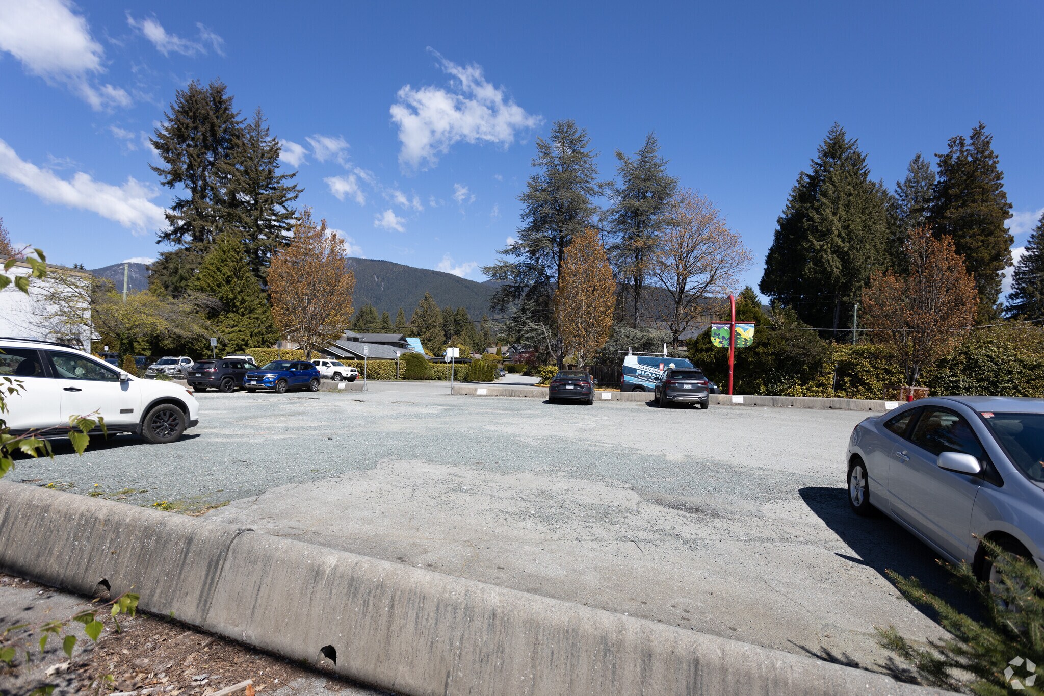 3015 Woodbine Dr, North Vancouver, BC for sale Primary Photo- Image 1 of 1