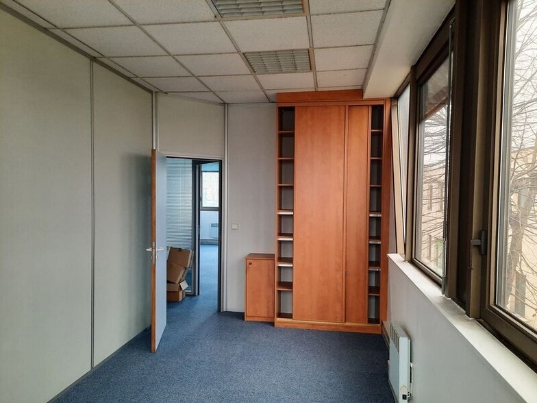 15 Rue Le Corbusier, Créteil for lease - Interior Photo - Image 2 of 10