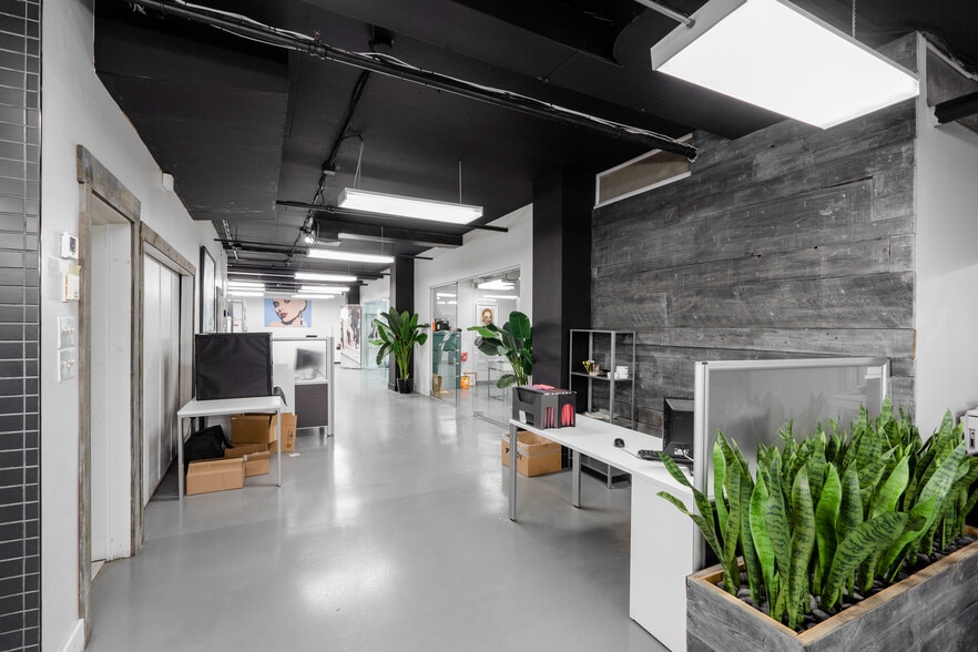 8815 Av Du Parc, Montréal, QC à vendre - Photo intérieure - Image 3 de 29