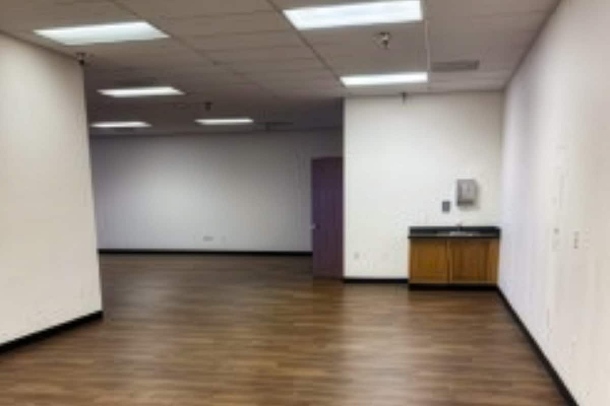 2636-2664 Jensen Ave, Sanger, CA à louer Photo intérieure- Image 1 de 3